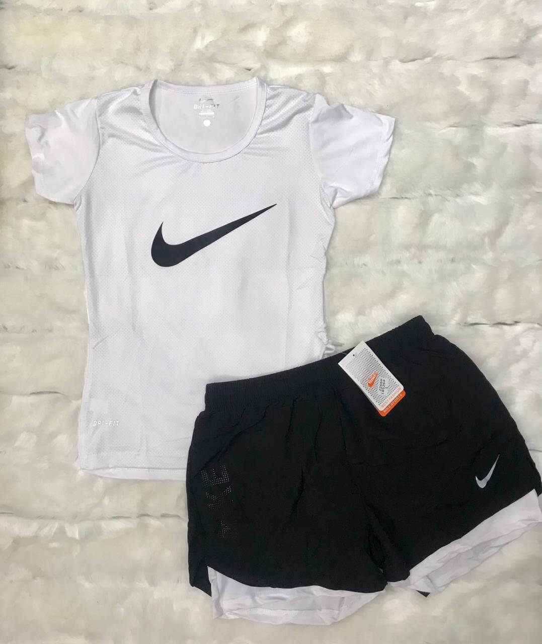 Conjunto Deportivo Nike para Mujer Importado en Short + Camiseta Deportivo,  Oferta