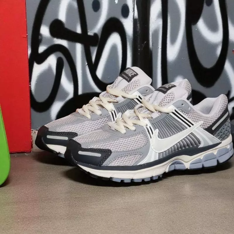 Nike Zoom Vomero 5 Hombre Tenis Zapatillas Nike Zoom Vomero 5 Hombre 100% Importadas 50% De Descuento - Imagen 4