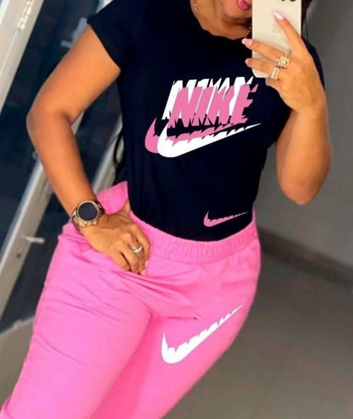 Conjunto Deportivos Para Mujer Nike Jogger + Blusa 19% De Descuento