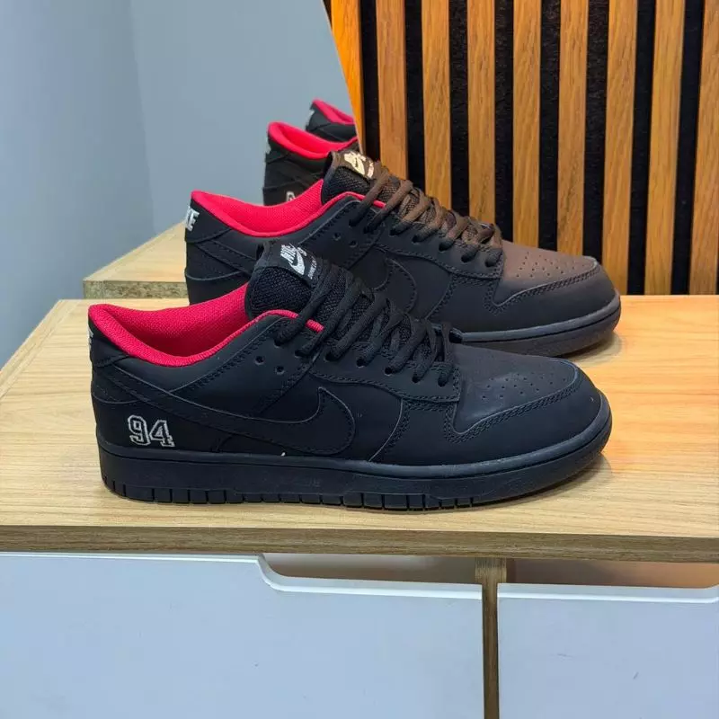 Tenis Zapatillas Nike Sb Supreme Tenis Zapatillas Nike Sb Supreme Combina La Estética De Skate De Supreme Con La Plataforma Dunk De Nike SB 100% Importadas 50% De Descuento - Imagen 1